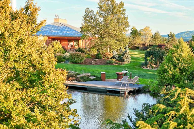 Hlavní obrázek - Rodinný dům 267 m2, pozemek 6957 m2